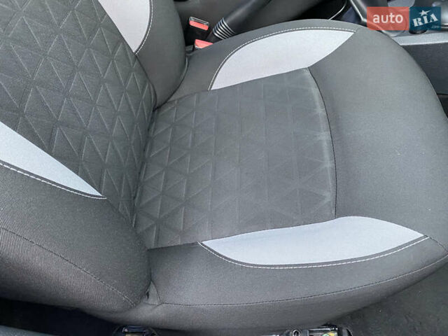 Синий Рено Сандеро СтэпВэй, объемом двигателя 1.5 л и пробегом 187 тыс. км за 7900 $, фото 17 на Automoto.ua