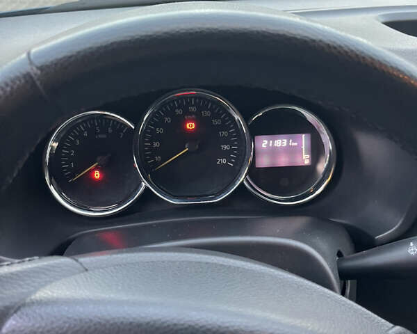 Синій Рено Сандеро СтепВей, об'ємом двигуна 1.6 л та пробігом 211 тис. км за 9500 $, фото 17 на Automoto.ua