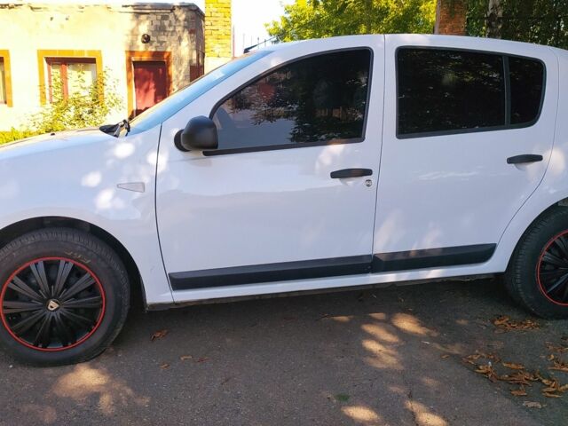 Белый Рено Сандеро, объемом двигателя 1.4 л и пробегом 169 тыс. км за 4999 $, фото 3 на Automoto.ua