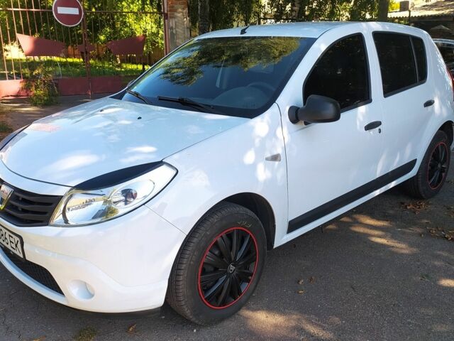 Белый Рено Сандеро, объемом двигателя 1.4 л и пробегом 169 тыс. км за 4999 $, фото 20 на Automoto.ua