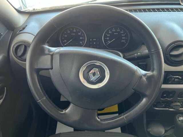 Белый Рено Сандеро, объемом двигателя 1.4 л и пробегом 150 тыс. км за 5550 $, фото 14 на Automoto.ua