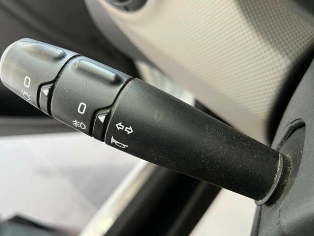 Белый Рено Сандеро, объемом двигателя 1.4 л и пробегом 150 тыс. км за 5550 $, фото 18 на Automoto.ua