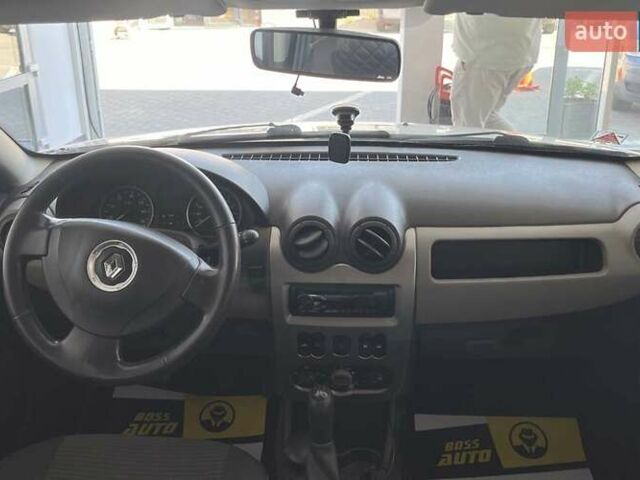 Белый Рено Сандеро, объемом двигателя 1.4 л и пробегом 150 тыс. км за 5550 $, фото 13 на Automoto.ua