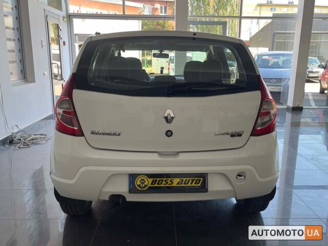Белый Рено Сандеро, объемом двигателя 1.4 л и пробегом 146 тыс. км за 5550 $, фото 5 на Automoto.ua