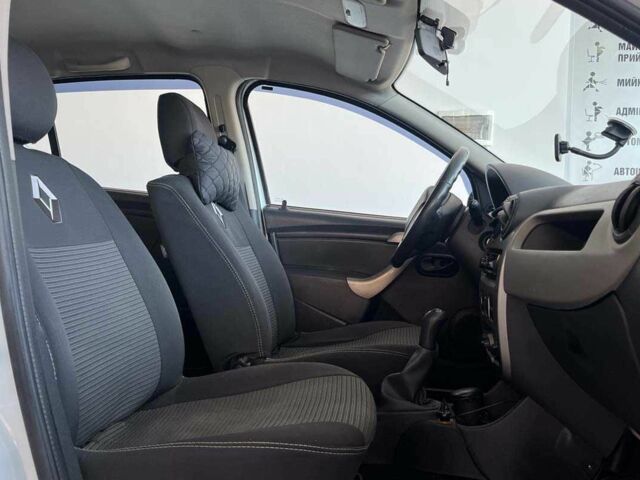 Белый Рено Сандеро, объемом двигателя 1.4 л и пробегом 150 тыс. км за 5550 $, фото 8 на Automoto.ua