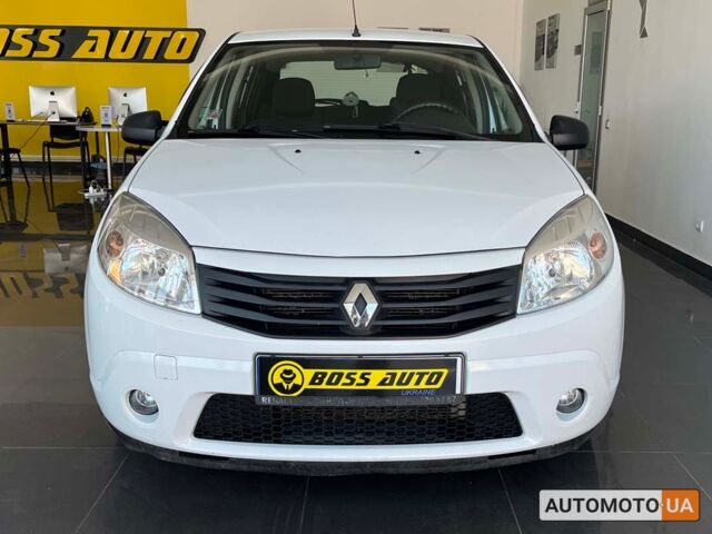 Белый Рено Сандеро, объемом двигателя 1.4 л и пробегом 146 тыс. км за 5550 $, фото 1 на Automoto.ua