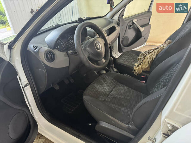 Білий Рено Сандеро, об'ємом двигуна 1.4 л та пробігом 176 тис. км за 5600 $, фото 6 на Automoto.ua