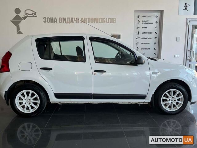 Белый Рено Сандеро, объемом двигателя 1.4 л и пробегом 146 тыс. км за 5550 $, фото 7 на Automoto.ua