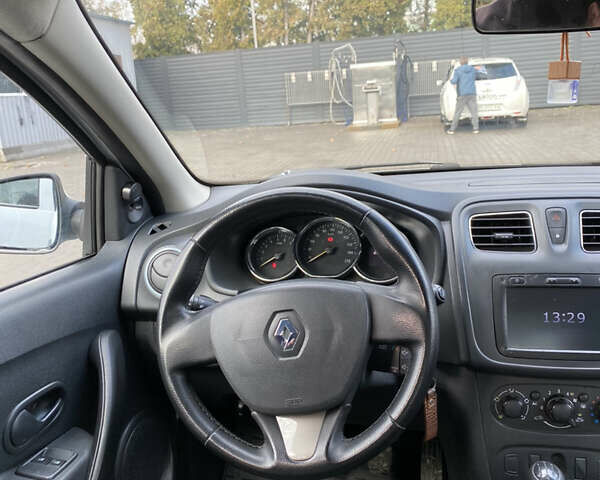 Белый Рено Сандеро, объемом двигателя 1.15 л и пробегом 228 тыс. км за 5200 $, фото 26 на Automoto.ua