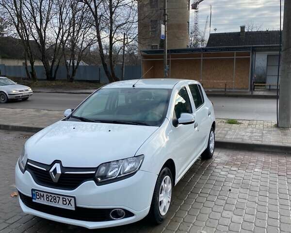 Белый Рено Сандеро, объемом двигателя 1.15 л и пробегом 228 тыс. км за 5200 $, фото 1 на Automoto.ua
