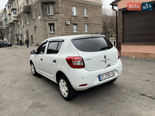 Белый Рено Сандеро, объемом двигателя 1.46 л и пробегом 312 тыс. км за 5300 $, фото 4 на Automoto.ua