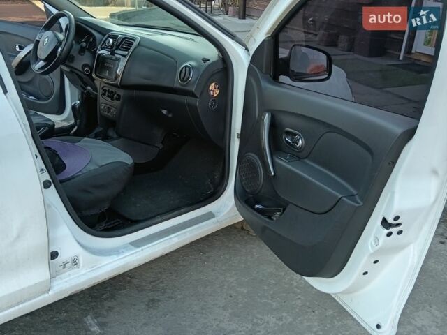 Білий Рено Сандеро, об'ємом двигуна 1.15 л та пробігом 95 тис. км за 7000 $, фото 8 на Automoto.ua
