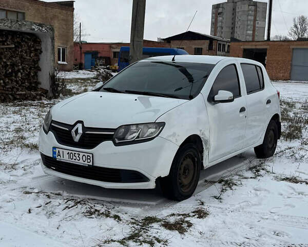 Білий Рено Сандеро, об'ємом двигуна 1.15 л та пробігом 320 тис. км за 3000 $, фото 1 на Automoto.ua
