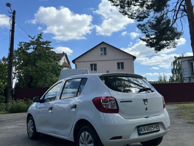 Білий Рено Сандеро, об'ємом двигуна 1.4 л та пробігом 195 тис. км за 3999 $, фото 1 на Automoto.ua