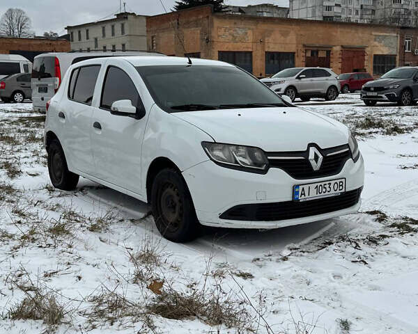 Білий Рено Сандеро, об'ємом двигуна 1.15 л та пробігом 320 тис. км за 3000 $, фото 5 на Automoto.ua