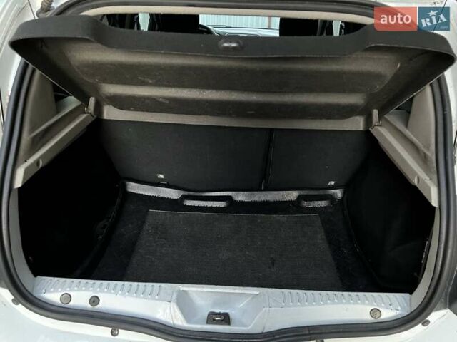 Білий Рено Сандеро, об'ємом двигуна 1.15 л та пробігом 167 тис. км за 5990 $, фото 14 на Automoto.ua