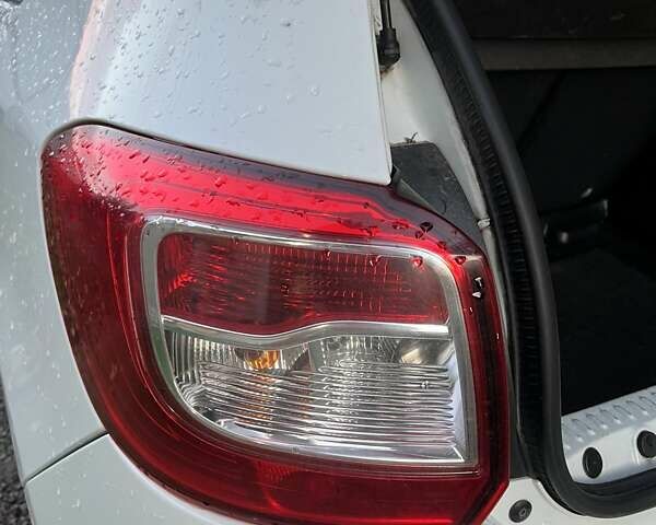 Білий Рено Сандеро, об'ємом двигуна 1.15 л та пробігом 167 тис. км за 5990 $, фото 16 на Automoto.ua