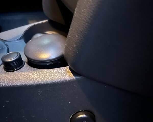 Білий Рено Сандеро, об'ємом двигуна 1.15 л та пробігом 167 тис. км за 5990 $, фото 24 на Automoto.ua