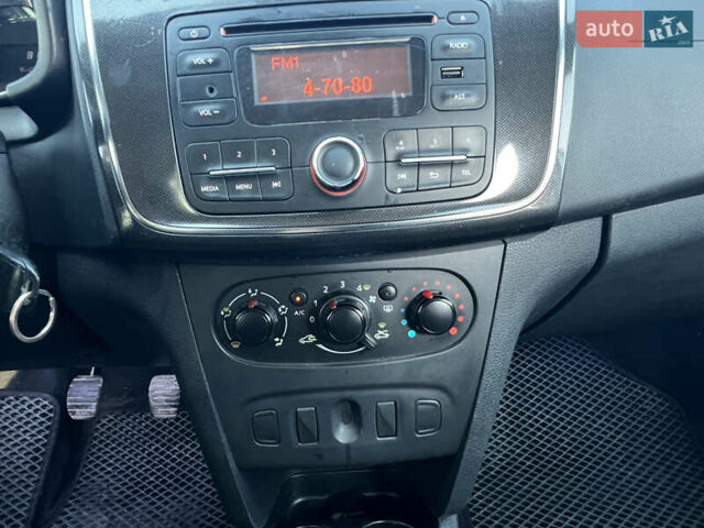 Білий Рено Сандеро, об'ємом двигуна 1.15 л та пробігом 281 тис. км за 4850 $, фото 15 на Automoto.ua