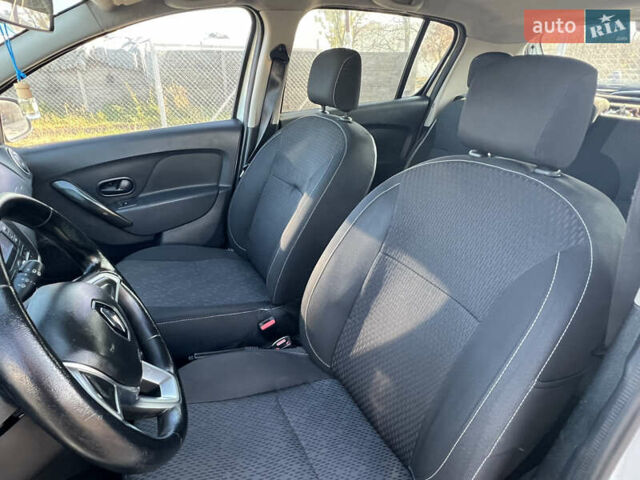 Білий Рено Сандеро, об'ємом двигуна 1.15 л та пробігом 281 тис. км за 4850 $, фото 16 на Automoto.ua