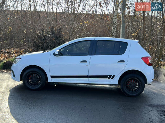 Білий Рено Сандеро, об'ємом двигуна 1.15 л та пробігом 281 тис. км за 4850 $, фото 10 на Automoto.ua