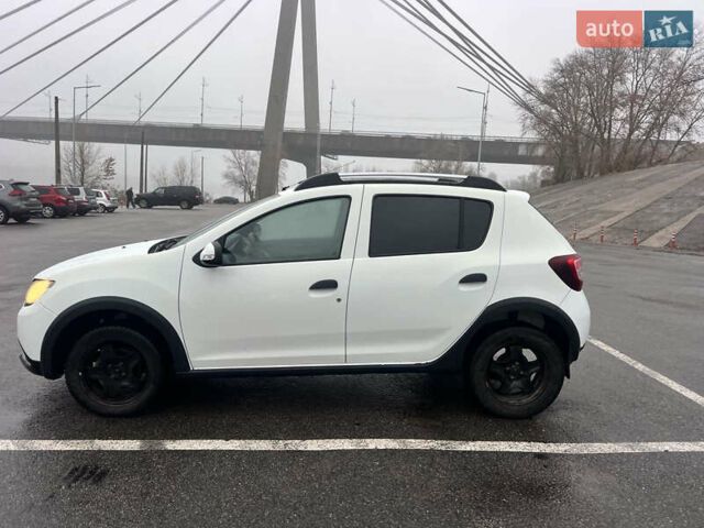 Белый Рено Сандеро, объемом двигателя 1.46 л и пробегом 166 тыс. км за 6700 $, фото 6 на Automoto.ua