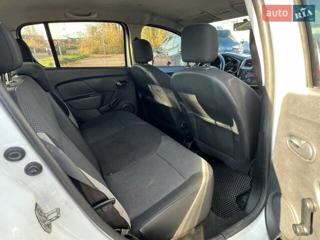 Білий Рено Сандеро, об'ємом двигуна 1.15 л та пробігом 281 тис. км за 4850 $, фото 18 на Automoto.ua