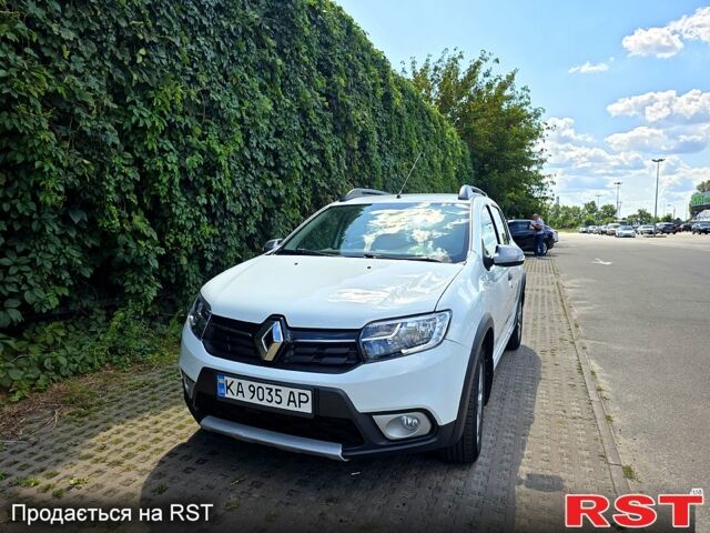 Белый Рено Сандеро, объемом двигателя 1 л и пробегом 57 тыс. км за 9500 $, фото 1 на Automoto.ua