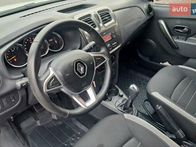 Білий Рено Сандеро, об'ємом двигуна 0.9 л та пробігом 135 тис. км за 8700 $, фото 11 на Automoto.ua