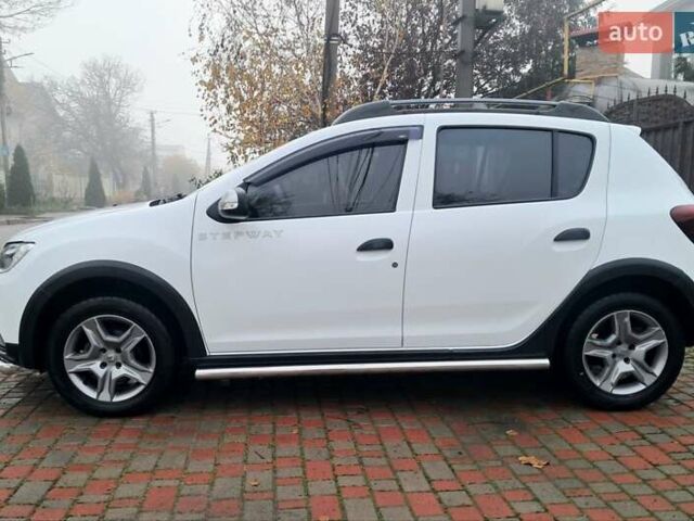 Білий Рено Сандеро, об'ємом двигуна 0.9 л та пробігом 135 тис. км за 8700 $, фото 2 на Automoto.ua