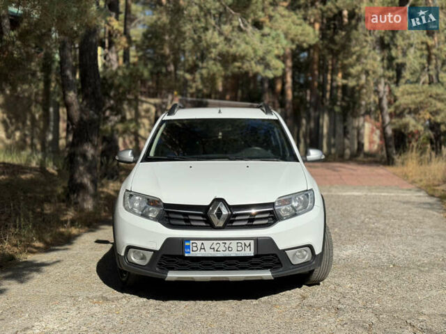 Белый Рено Сандеро, объемом двигателя 1.46 л и пробегом 147 тыс. км за 8300 $, фото 1 на Automoto.ua