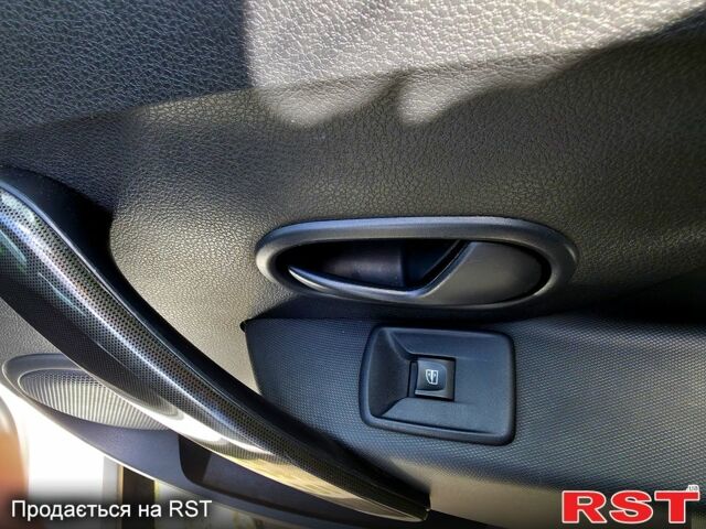 Белый Рено Сандеро, объемом двигателя 1 л и пробегом 57 тыс. км за 9500 $, фото 8 на Automoto.ua