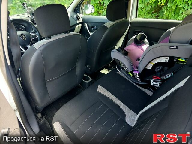 Белый Рено Сандеро, объемом двигателя 1 л и пробегом 57 тыс. км за 9500 $, фото 3 на Automoto.ua