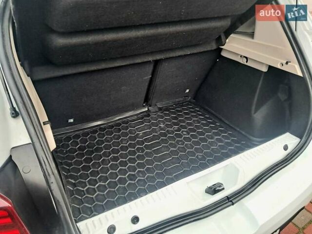 Білий Рено Сандеро, об'ємом двигуна 0.9 л та пробігом 135 тис. км за 8700 $, фото 21 на Automoto.ua