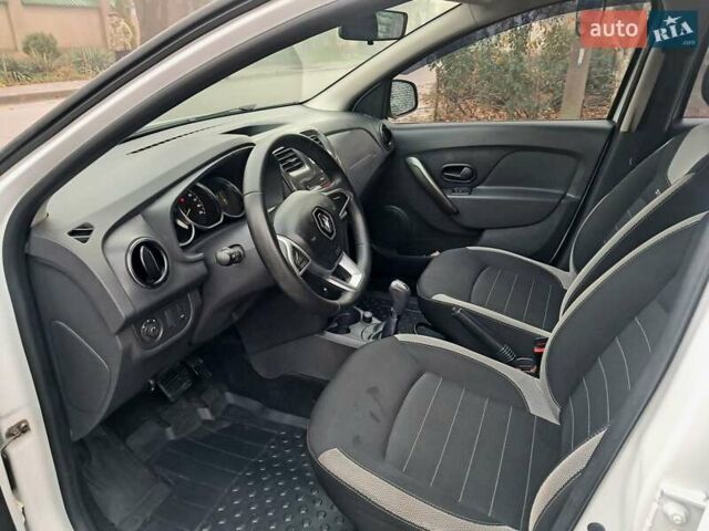 Білий Рено Сандеро, об'ємом двигуна 0.9 л та пробігом 135 тис. км за 8700 $, фото 10 на Automoto.ua