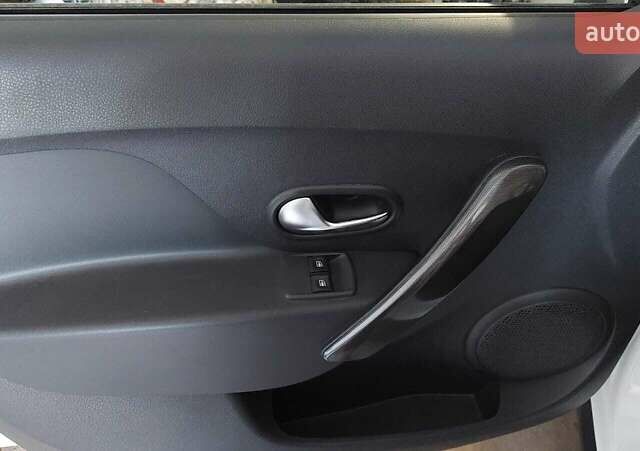Белый Рено Сандеро, объемом двигателя 1.46 л и пробегом 65 тыс. км за 12500 $, фото 21 на Automoto.ua