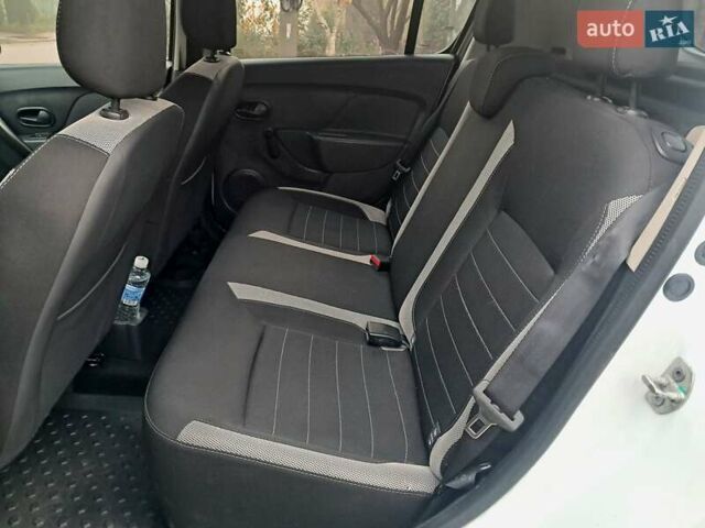 Білий Рено Сандеро, об'ємом двигуна 0.9 л та пробігом 135 тис. км за 8700 $, фото 14 на Automoto.ua