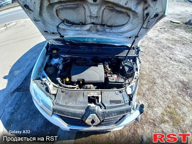 Білий Рено Сандеро, об'ємом двигуна 1.2 л та пробігом 320 тис. км за 2800 $, фото 6 на Automoto.ua