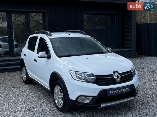 Білий Рено Сандеро, об'ємом двигуна 0.9 л та пробігом 105 тис. км за 8000 $, фото 4 на Automoto.ua