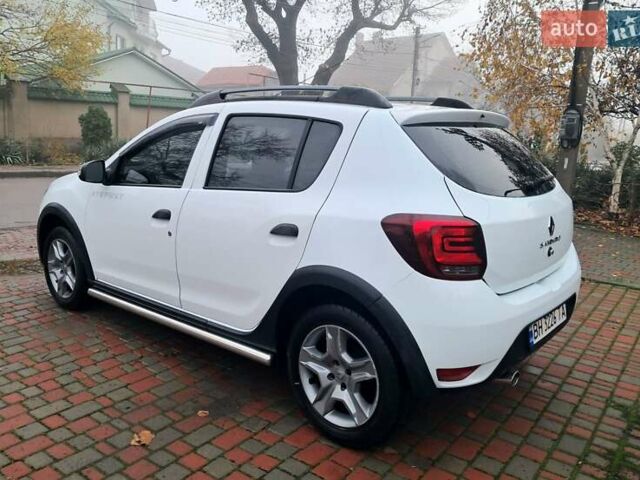 Білий Рено Сандеро, об'ємом двигуна 0.9 л та пробігом 135 тис. км за 8700 $, фото 1 на Automoto.ua