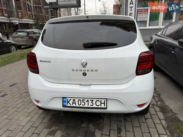 Белый Рено Сандеро, объемом двигателя 1.5 л и пробегом 227 тыс. км за 8800 $, фото 4 на Automoto.ua