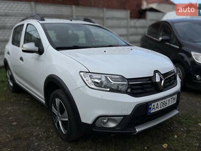 Рено Сандеро 2018 у Чернігові на Automoto.ua Білий Рено Сандеро, об'ємом двигуна 1.5 л та пробігом 174 тис. км за 9950 $, фото 3 на Automoto.ua