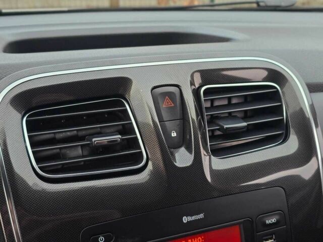 Белый Рено Сандеро, объемом двигателя 1 л и пробегом 70 тыс. км за 7499 $, фото 15 на Automoto.ua