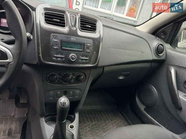 Белый Рено Сандеро, объемом двигателя 1.5 л и пробегом 227 тыс. км за 8800 $, фото 9 на Automoto.ua