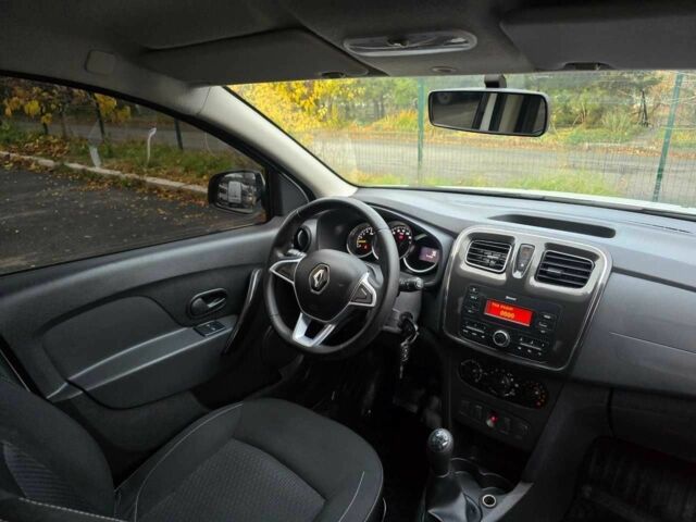 Белый Рено Сандеро, объемом двигателя 1 л и пробегом 70 тыс. км за 7499 $, фото 21 на Automoto.ua