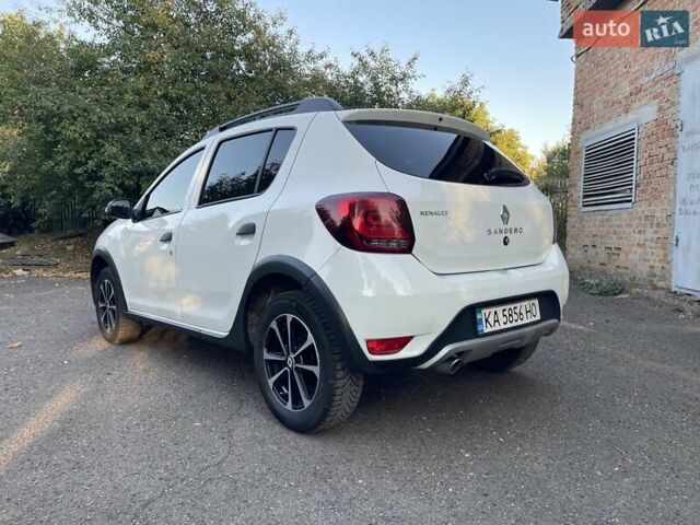 Білий Рено Сандеро, об'ємом двигуна 1.46 л та пробігом 130 тис. км за 8999 $, фото 6 на Automoto.ua