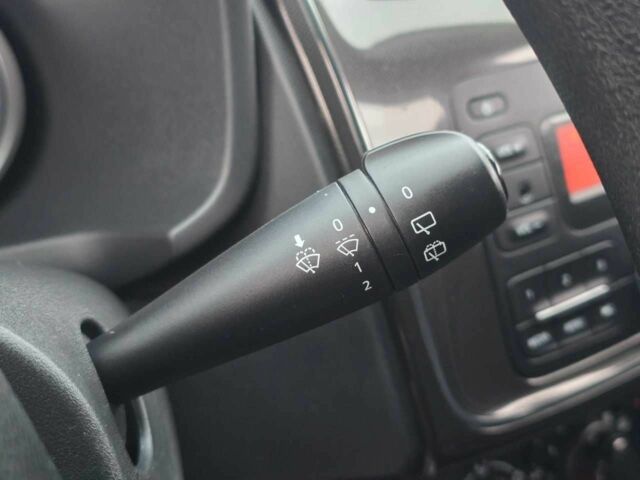 Белый Рено Сандеро, объемом двигателя 1 л и пробегом 70 тыс. км за 7499 $, фото 10 на Automoto.ua