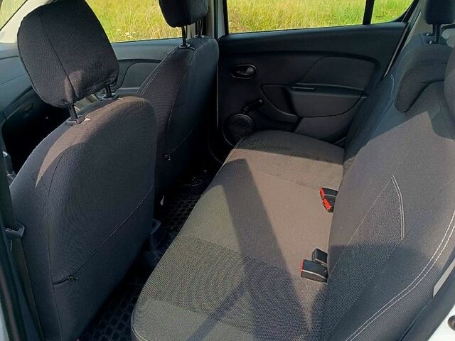 Белый Рено Сандеро, объемом двигателя 1.5 л и пробегом 79 тыс. км за 10510 $, фото 9 на Automoto.ua