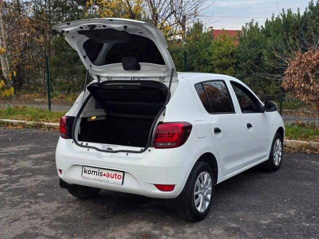 Белый Рено Сандеро, объемом двигателя 1 л и пробегом 70 тыс. км за 7499 $, фото 18 на Automoto.ua