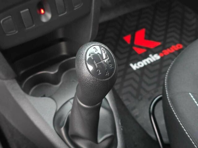 Белый Рено Сандеро, объемом двигателя 1 л и пробегом 70 тыс. км за 7499 $, фото 7 на Automoto.ua